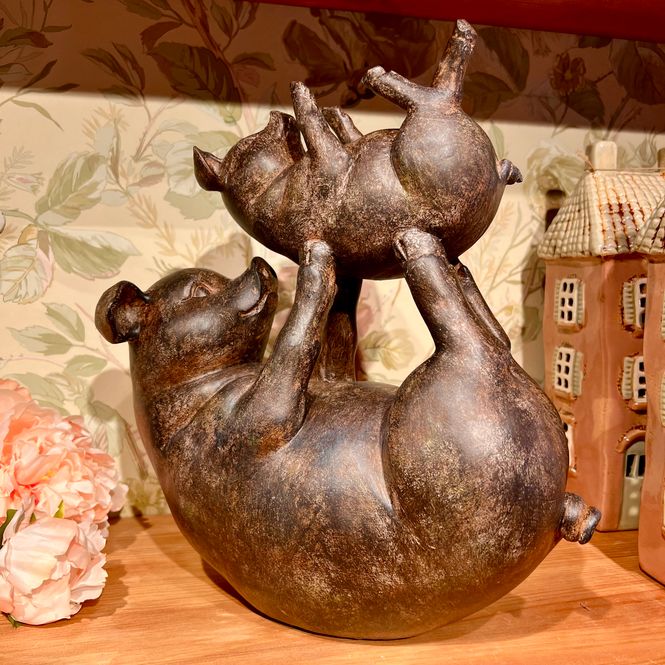 Hovedbillede Lekende Griser figur